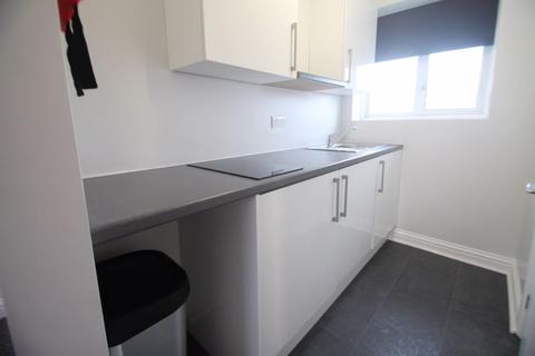 1 bedroom apartment to rent, Bryony Close, UB8