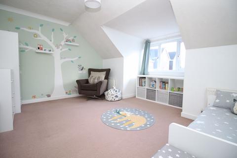 76 Fawn Crescent, Hedge End, Southampton, SO30 2QD