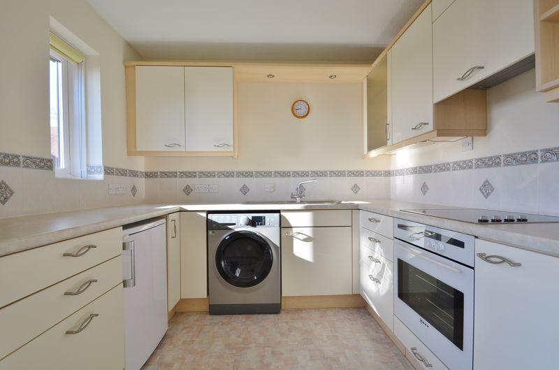 Sharman Beer Court, Thame 2 bed retirement property £200,000