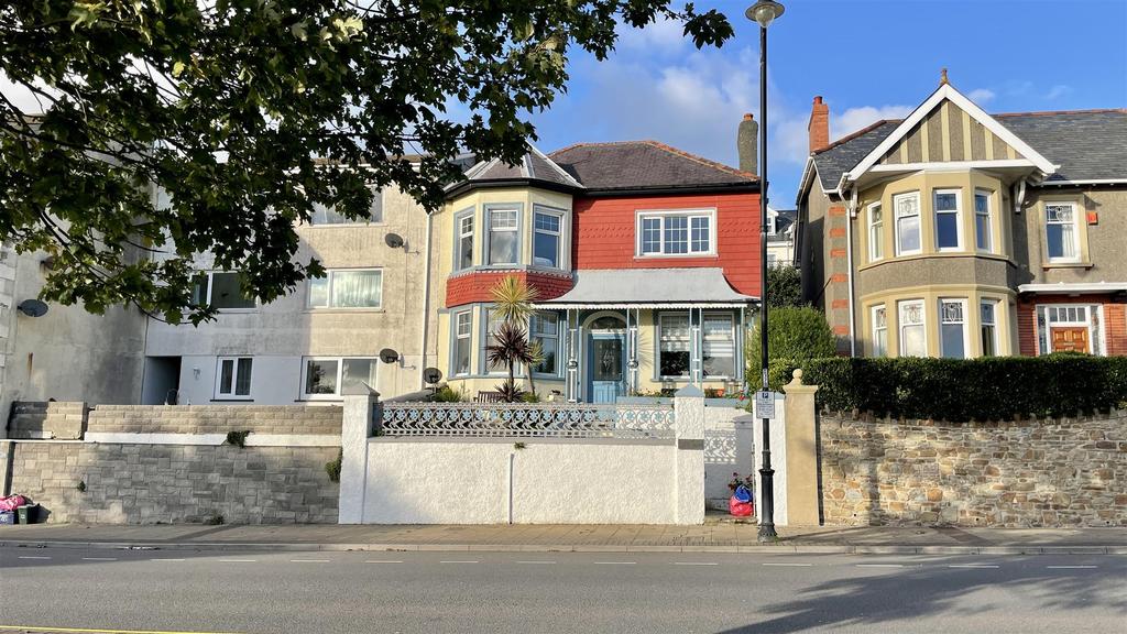 Hamilton Terrace, Milford Haven 4 bed semidetached house £325,000