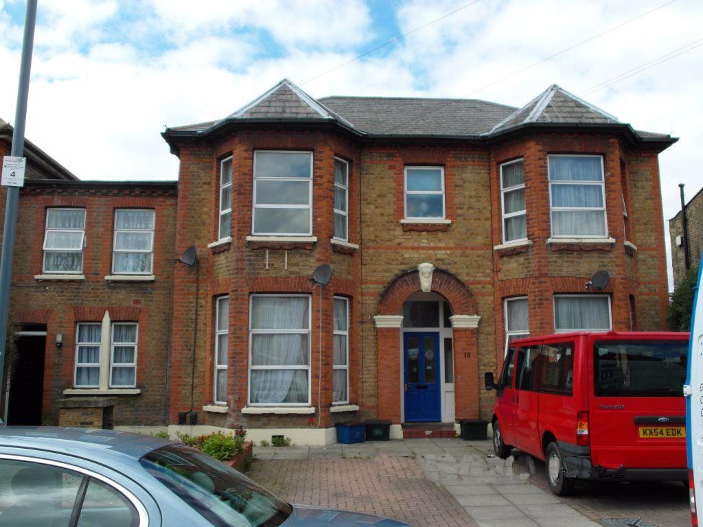 Broomhill Road Goodmayes 1 bed flat £850 pcm (£196 pw)