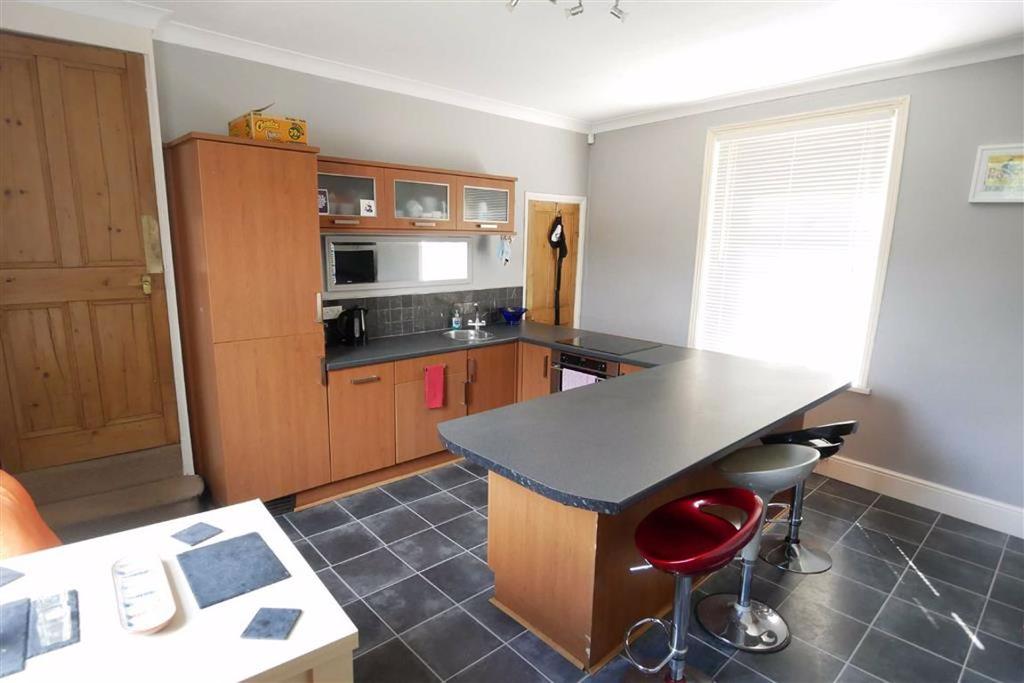 Albert Road, Morley, Morley, LS27 2 bed terraced house £630 pcm (£145 pw)