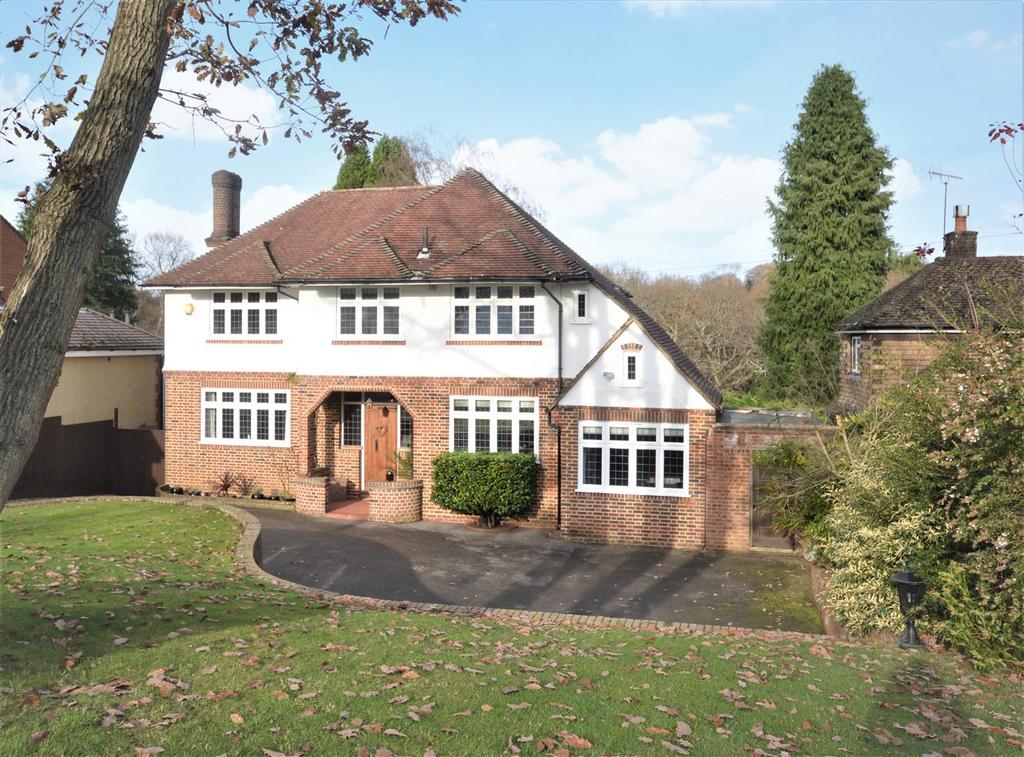 The Glade, Kingswood 4 bed detached house £1,375,000
