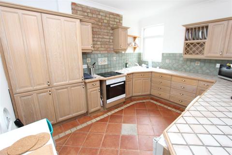 3 Woodland Road, Chingford, London, E4 7ET