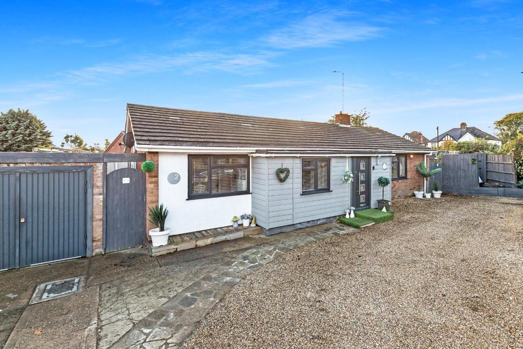 Upland Drive, Colchester 3 bed detached bungalow £425,000