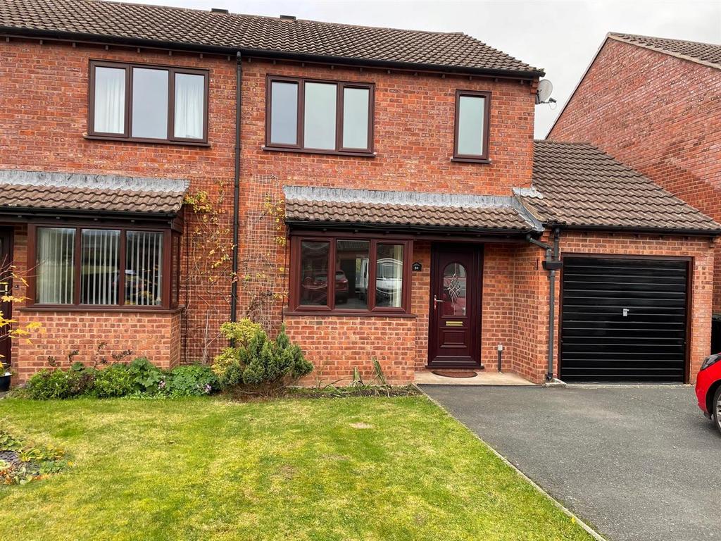 Maple Close, Craven Arms, Shropshire 3 bed semidetached house £850