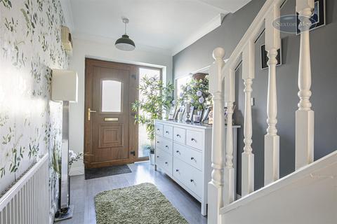 5 Churchways, Thurgoland, Sheffield, S35 7ED