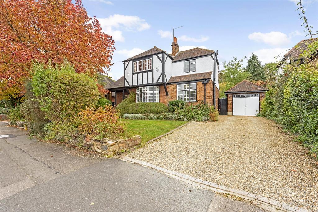 Bowers Way, Harpenden 5 bed detached house £1,850,000