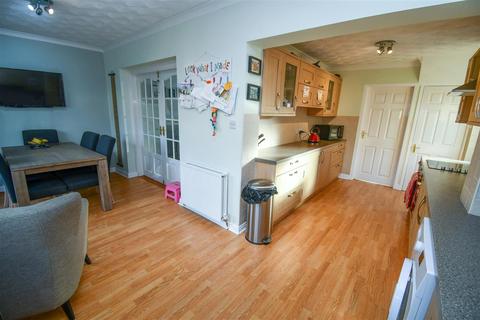 12 Springdale Close, Willerby, Hull, HU10 6RE