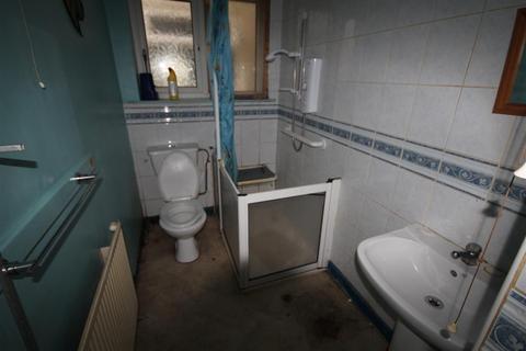 1 Iola Drive, Old Colwyn, Colwyn Bay, LL29 9DN