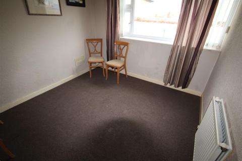 1 Iola Drive, Old Colwyn, Colwyn Bay, LL29 9DN
