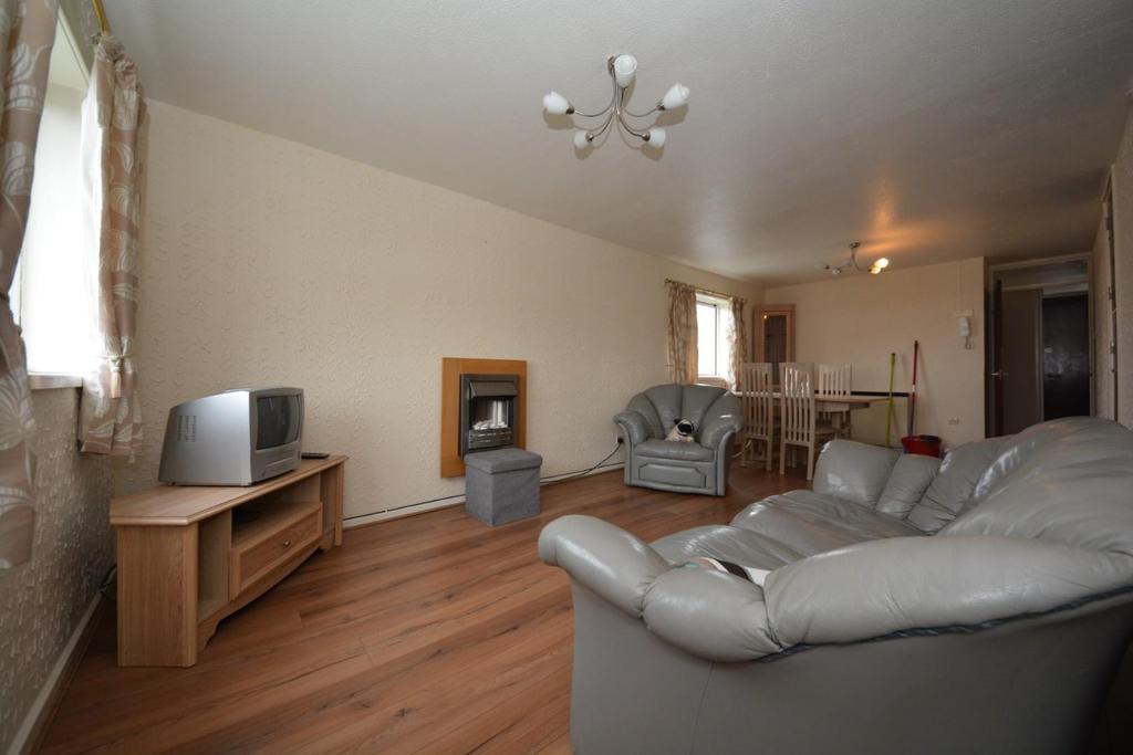 Blakehall, Skelmersdale, WN8 9BA 2 bed flat £495 pcm (£114 pw)