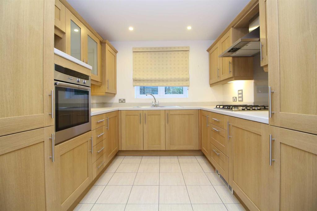 Southern Lane, Barton On Sea 3 bed semidetached house £425,000