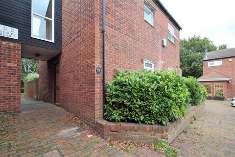 63 Kingsley Road, Loughton, IG10 3TU