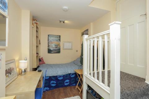 8 Orchard Close, Canterbury, CT2 7AL