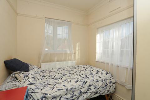 8 Orchard Close, Canterbury, CT2 7AL