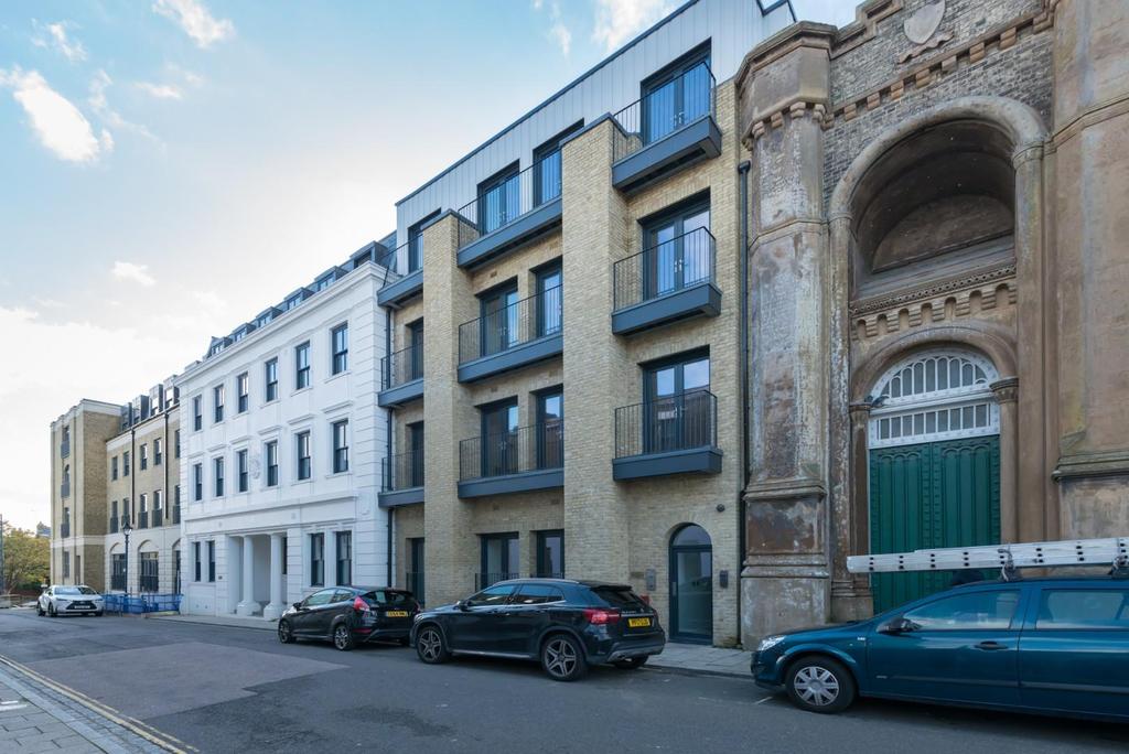 Cavendish Street Ramsgate 2 Bed Flat 280 000