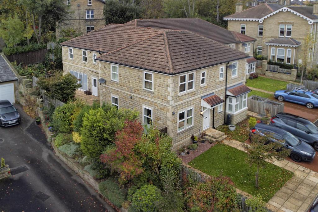 8 Linden Mews, Savile Park, Halifax 4 bed end of terrace house £395,000