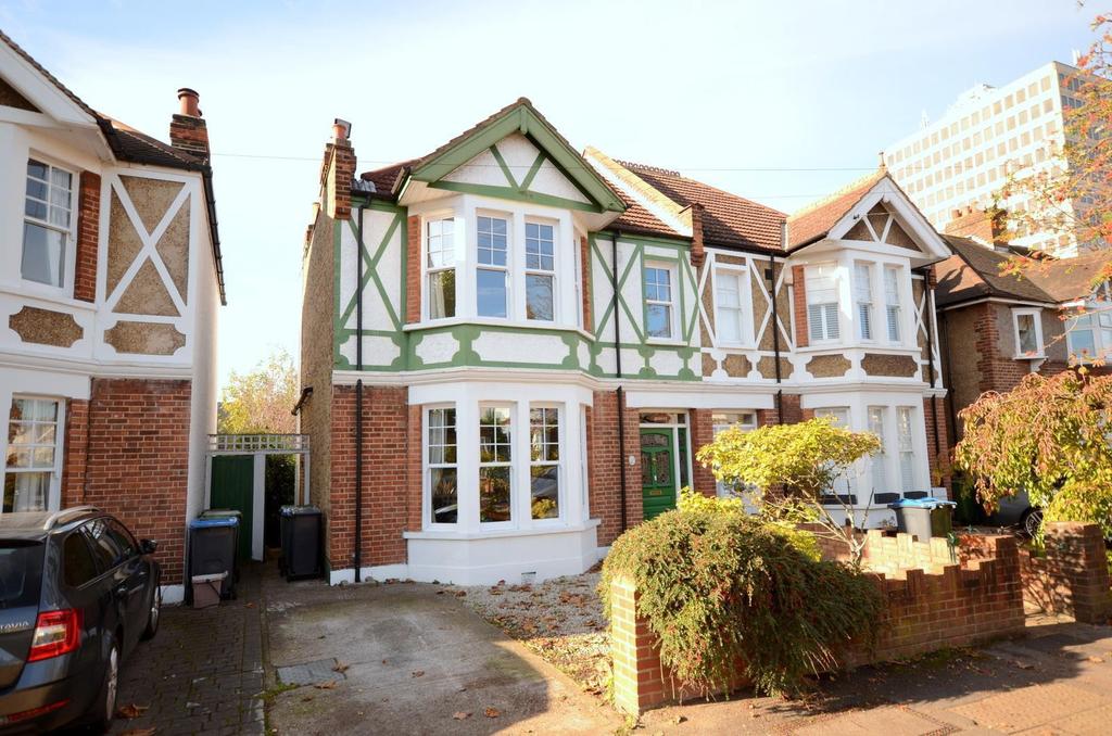 Howard Road, New Malden, KT3 4 bed semidetached house £925,000