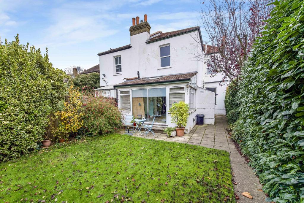 Howard Road, New Malden, KT3 4 bed semidetached house £925,000