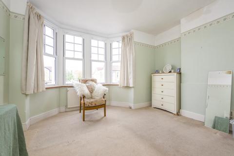 15 Howard Road, New Malden, KT3 4DW