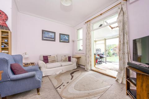 15 Howard Road, New Malden, KT3 4DW