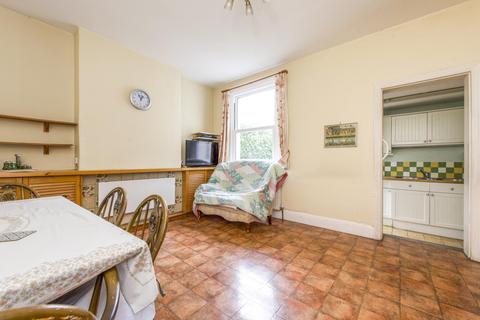 15 Howard Road, New Malden, KT3 4DW