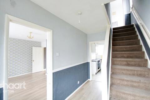 35 Cades Close, Luton, LU1 5QQ