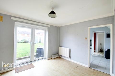 35 Cades Close, Luton, LU1 5QQ