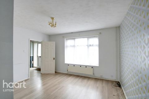 35 Cades Close, Luton, LU1 5QQ