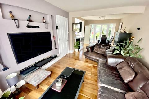 13 Elgin Avenue, Harrow, HA3 8QW