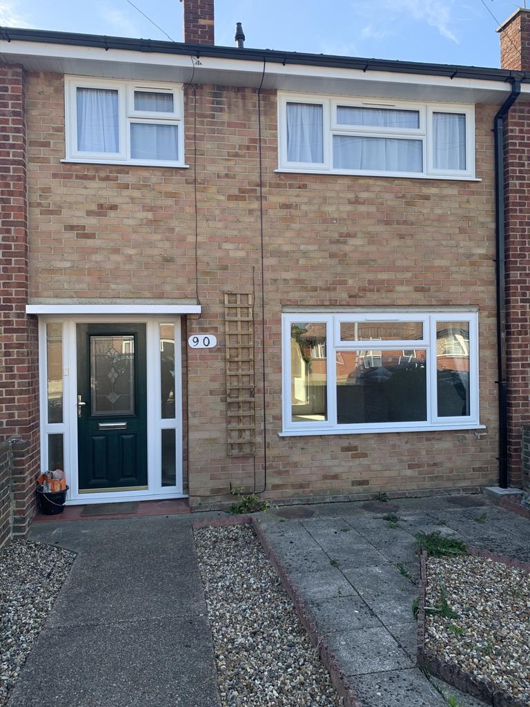 90 Wood Road, Heybridge, Maldon 3 bed terraced house £1,100 pcm (£254 pw)