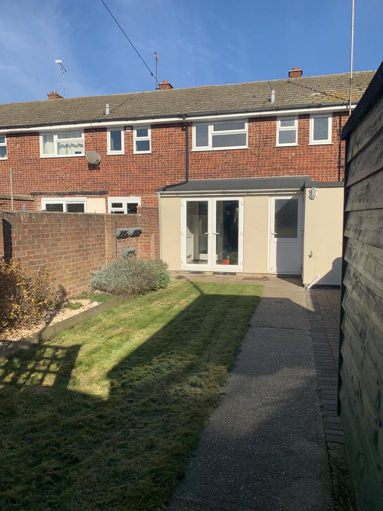 90 Wood Road, Heybridge, Maldon 3 bed terraced house £1,100 pcm (£254 pw)