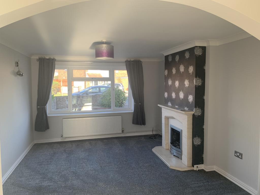 90 Wood Road, Heybridge, Maldon 3 bed terraced house £1,100 pcm (£254 pw)