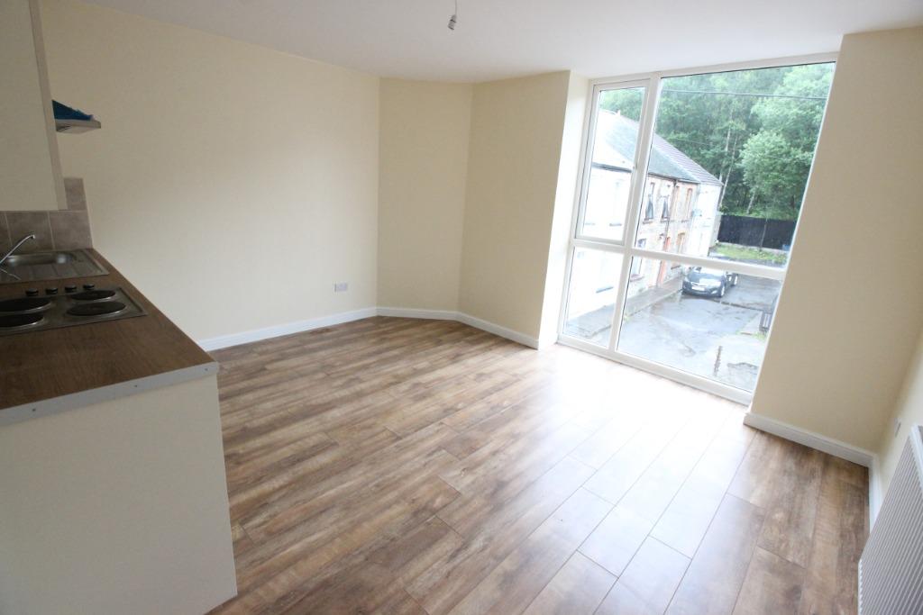 Jenkins Street, Hopkinstown, Pontypridd, CF37 2 bed flat £525 pcm (£