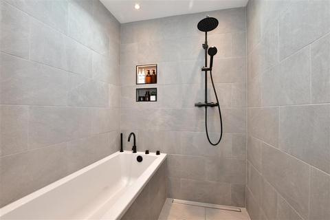 3 Francis Road, Wallington, SM6 9AS