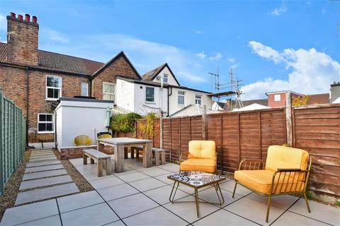 3 Francis Road, Wallington, SM6 9AS