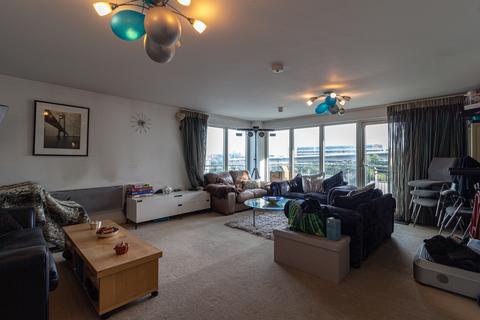 3 bedroom apartment for sale - Watkiss Way, Cardiff CF11