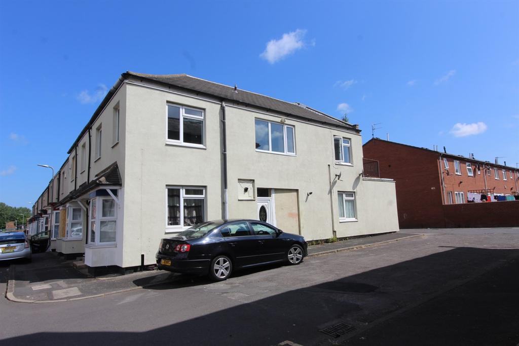 B,C Dixon Street, Stockton-On-Tees, TS18 Terraced House - £100,000