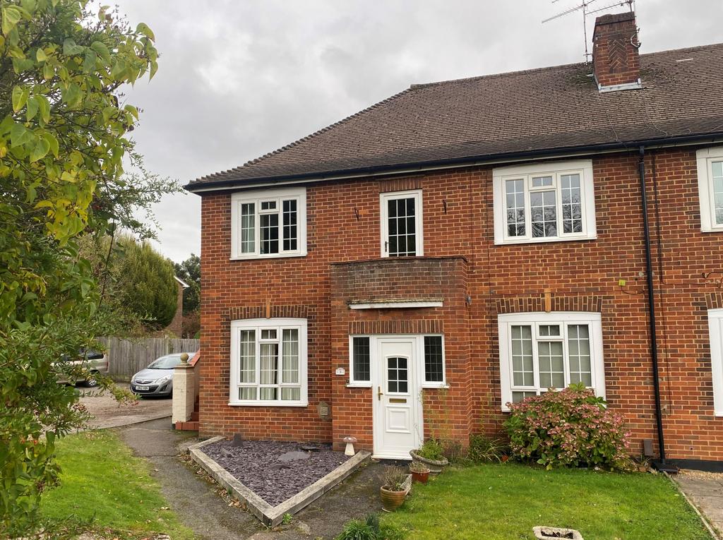 Leatherhead 2 bed £1,350 pcm (£312 pw)