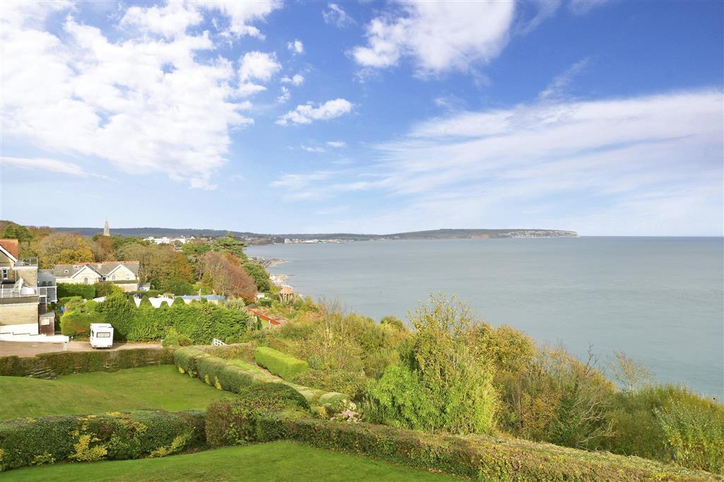 Road, Shanklin, Isle of Wight 2 bed apartment £350,000