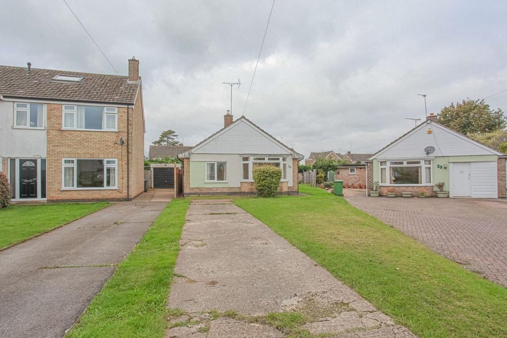 Stanwell Lea, Middleton Cheney 2 bed bungalow £350,000