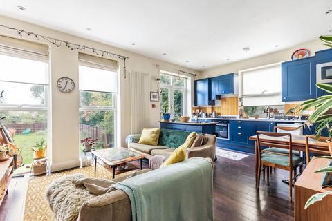 Flat 2, 22 Cator Road, London, SE26 5DS