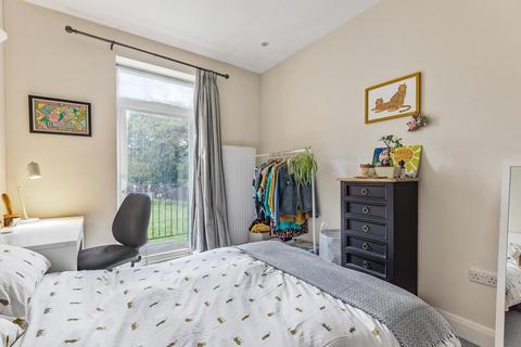 Flat 2, 22 Cator Road, London, SE26 5DS
