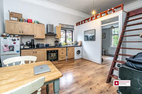undefined, Navarino Road, London Fields park, London, Dalston, Hackney, E8