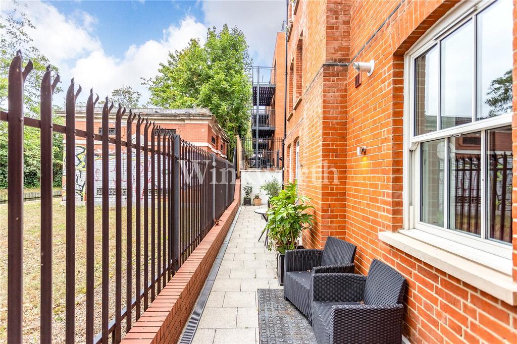 Prytaneum Court, 251, Green Lanes, Palmers Green, N13 2 bed apartment £1,650 pcm (£381 pw)