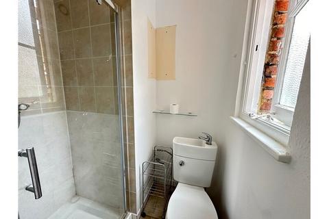 Studio to rent, Richmond Way, Brook Green W14