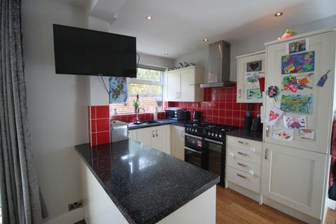 4 bedroom detached house to rent, Ewe Lamb Lane, Nottingham NG9