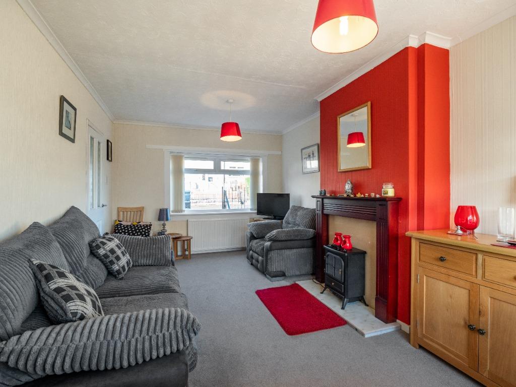 Craigielea Road, Duntocher, West Dunbartonshire, G81 6HR 2 bed terraced
