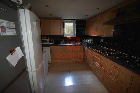 8 bedroom house to rent, Mayville Avenue, Leeds LS6